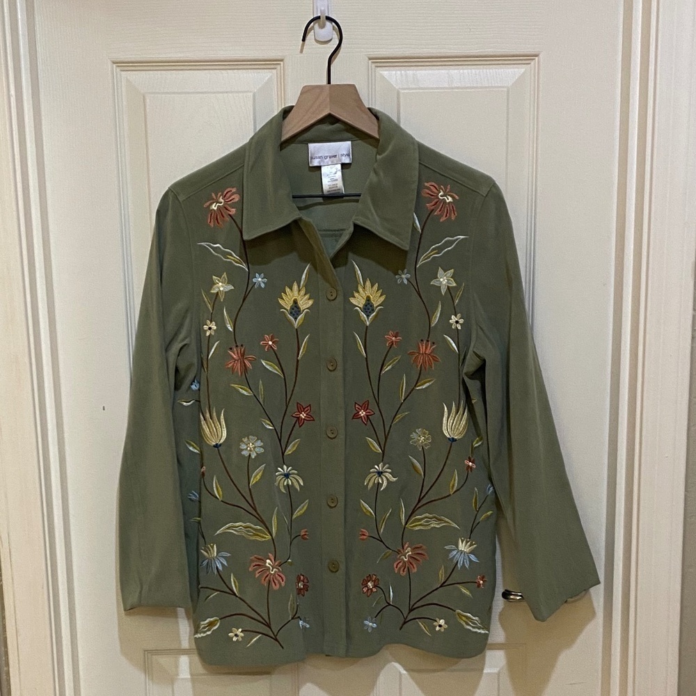 Susan Graver Floral Embroidered Faux Suede Button Front Shirt‎ Jacket Shacket- S